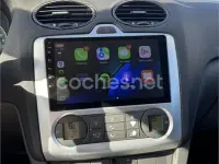 Usado Ford Focus Trend 109 CV (80 kW) 2005 Gris / plata Berlina