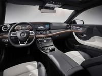 Usado Mercedes E220 194 CV (142 kW) 2018 Gris Coupe