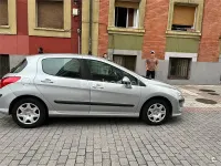 Usado Peugeot 308 120 CV (88 kW) 2008 Gris / plata Berlina