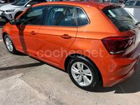 Usado VW Polo Advance 95 CV (69 kW) 2021 Naranja Berlina