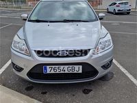 Usado Ford Focus Trend 109 CV (80 kW) 2008 Gris / plata Berlina