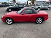 Usado Mazda MX5 Exclusive 110 CV (80 kW) 2001 Rojo Descapotable