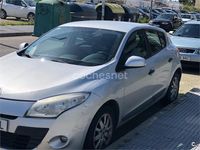 Usado Renault Mégane Authentique 100 CV (73 kW) 2011 Gris / plata Berlina