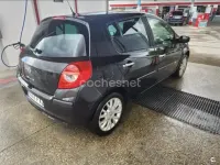 Usado Renault Clio II Dynamique 85 CV (62 kW) 2007 Negro Berlina