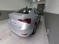 Usado Skoda Octavia Ambition 150 CV (110 kW) 2022 Gris/plata