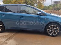 Usado Toyota Auris Hybrid Active 136 CV (100 kW) 2016 Azul Berlina