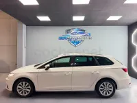 Usado Seat Leon Style 115 CV (84 kW) 2020 Blanco Familiar