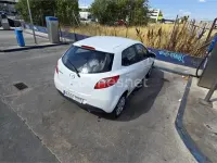 Usado Mazda 2 Style 75 CV (55 kW) 2011 Blanco Utilitario