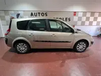 Usado Renault Grand Scénic II Expression 130 CV (95 kW) 2006 Beige Monovolumen