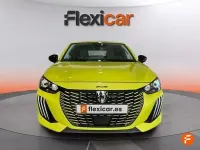 Usado Peugeot 208 Allure 100 CV (73 kW) 2025 Amarillo Utilitario