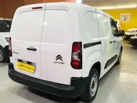Usado Citroën Berlingo 100 CV (73 kW) 2022 Blanco Monovolumen