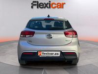 Usado Kia Rio 120 CV (88 kW) 2021 Gris Berlina