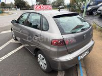 Usado Seat Ibiza 100 CV (73 kW) 2003 Beige Berlina