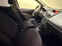 Usado Renault Clio II Expression 70 CV (51 kW) 2009 Azul Berlina