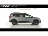 Usado Dacia Jogger Extreme 140 CV (102 kW) 2025 Gris / plata Monovolumen