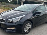 Usado Kia ProCeed 100 CV (73 kW) 2015 Negro Utilitario