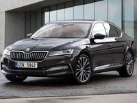 Usado Skoda Superb SportLine 150 CV (110 kW) 2019 Rojo Berlina