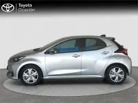 Usado Toyota Yaris Hybrid Active 116 CV (85 kW) 2025 Gris Monovolumen