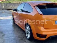 Usado Ford Focus ST 225 CV (165 kW) 2006 Naranja Berlina