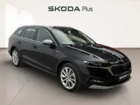 Usado Skoda Octavia Scout 4x4 200 CV (147 kW) 2023 Negro Familiar