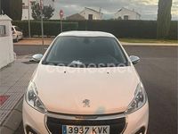 Używany Peugeot 208 Signature Sky 99 KM (72 kW) 2019 Biały Hatchback