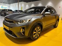 Usado Kia Stonic 84 CV (61 kW) 2023 Gris / plata SUV