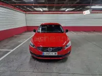 Usado Volvo V60 R-Design Kinetic 115 CV (84 kW) 2014 Rojo Familiar