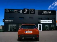 Usado Peugeot 2008 Allure 131 CV (96 kW) 2023 Naranja SUV