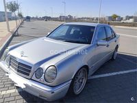 Usado Mercedes E320 Avantgarde 220 CV (161 kW) 1998 Gris / plata Berlina