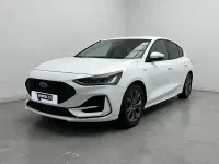 Usado Ford Focus ST-Line 125 CV (91 kW) 2022 Blanco Berlina