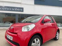 Usado Toyota iQ 68 CV (50 kW) 2011 Rojo Utilitario