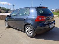 Usado VW Golf V 102 CV (75 kW) 2007 Gris azulado Berlina
