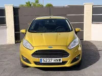 Usado Ford Fiesta Titanium 95 CV (69 kW) 2013 Amarillo Utilitario