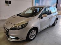 Usado Renault Scénic III Dynamique 110 CV (80 kW) 2012 Gris / plata Monovolumen