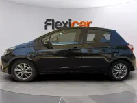 Usado Toyota Yaris Active 111 CV (81 kW) 2018 Negro Berlina