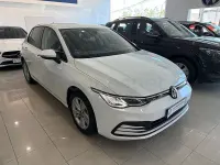 Usado VW Golf VIII Life 130 CV (95 kW) 2023 Blanco Berlina