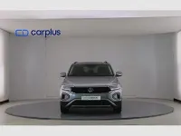 Usado VW T-Roc Life 150 CV (110 kW) 2024 Plateado SUV