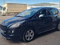 Usado Peugeot 3008 Style 115 CV (84 kW) 2013 Azul Familiar