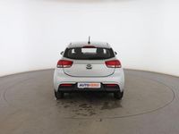 Usado Kia Rio 84 CV (61 kW) 2021 Gris Utilitario