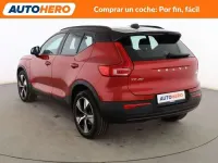 Usado Volvo XC40 R-Design 211 CV (155 kW) 2021 Rojo SUV