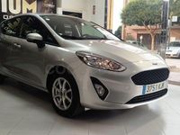 Usado Ford Fiesta Trend 85 CV (62 kW) 2017 Gris / plata Berlina