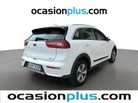 Begagnad Kia Niro 141 HK (103 kW) 2019 Vit SUV