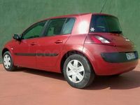 Usado Renault Mégane GrandTour Authentique 80 CV (58 kW) 2004 Granate Familiar