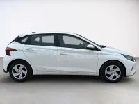 Usado Hyundai i20 101 CV (74 kW) 2022 Blanco Berlina