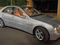 Usado Mercedes C220 Avantgarde 143 CV (105 kW) 2005 Gris / plata Berlina