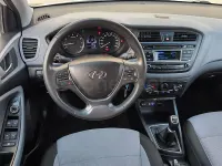 Usado Hyundai i20 84 CV (61 kW) 2016 Blanco Berlina