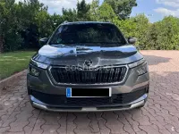 Usado Skoda Kamiq Sport 150 CV (110 kW) 2023 Gris / plata SUV