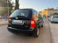 Usado Kia Carens 115 CV (84 kW) 2009 Negro Monovolumen