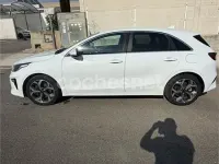 Usado Kia Ceed 136 CV (100 kW) 2019 Blanco Utilitario