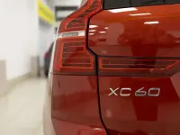 Usado Volvo XC60 R-Design 351 CV (258 kW) 2021 Rojo SUV
